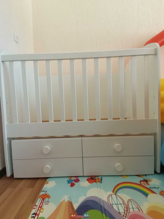 Детска кошара с 4 шкафчета