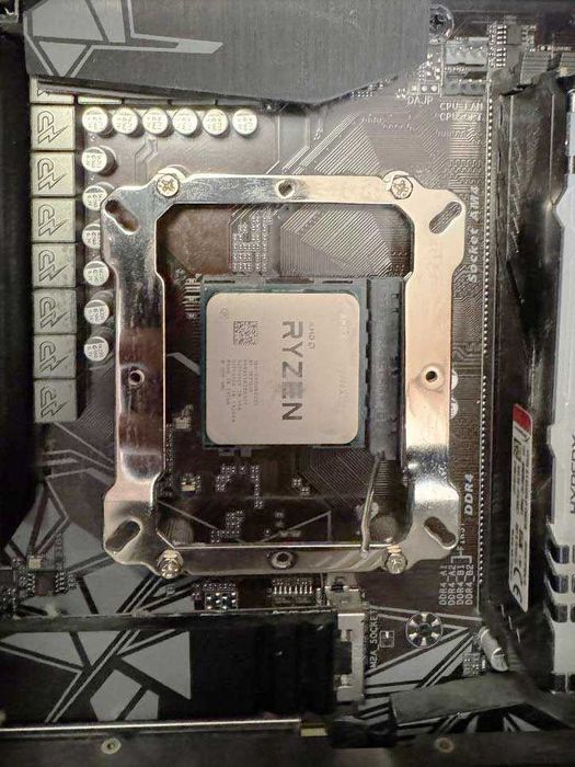 AMD Ryzen 7 3800X - 8C/16T - Socket AM4 - процесор
