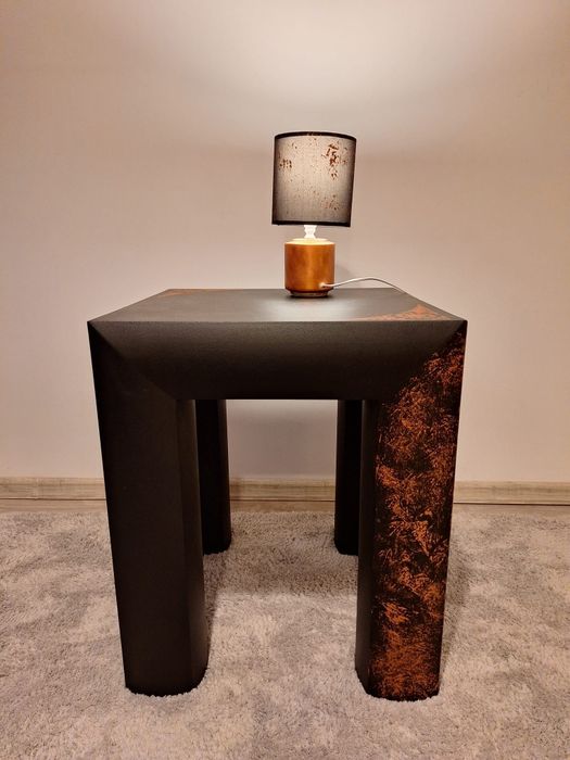 Set decorativ exclusivist din lemn masiv – masă de cafea înaltă & mini lampă