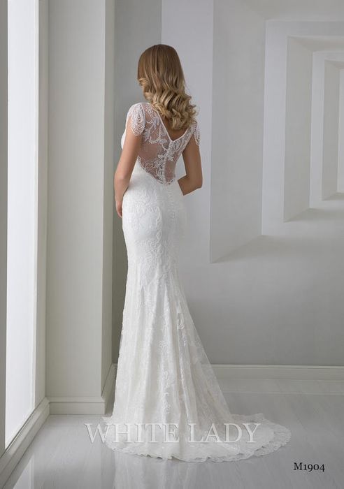 Rochie de mireasa, model sirena , cu crapatura,marimea S