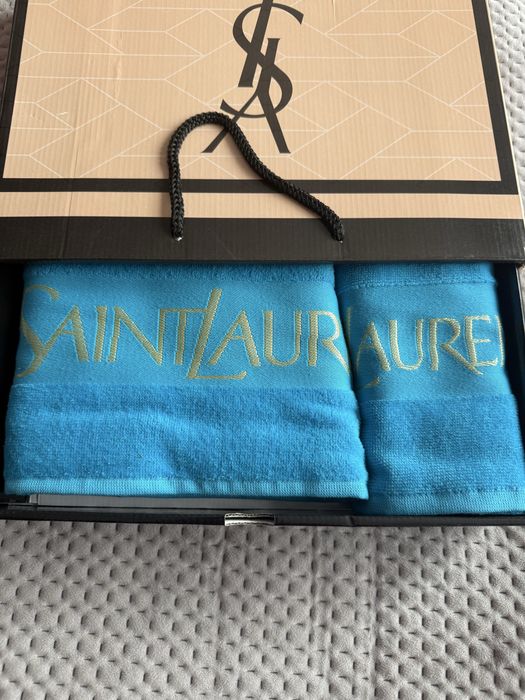 Yves Saint Laurent Луксозни хавлии  + Подаръчна кутия