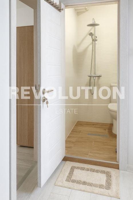 Дава се под наем Двустаен апартамент в Варна, Център - 65 кв.м за 650 € - Снимка #4