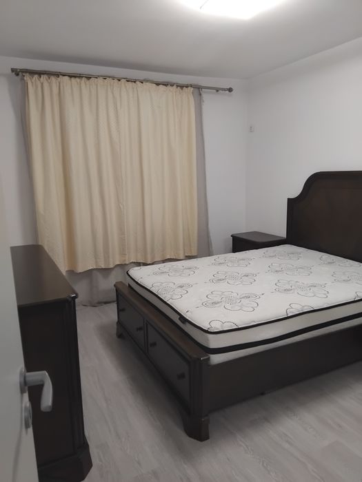 Închiriez apartament