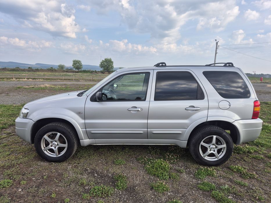 Ford Maverick 3.0 benzina Cutie Automata