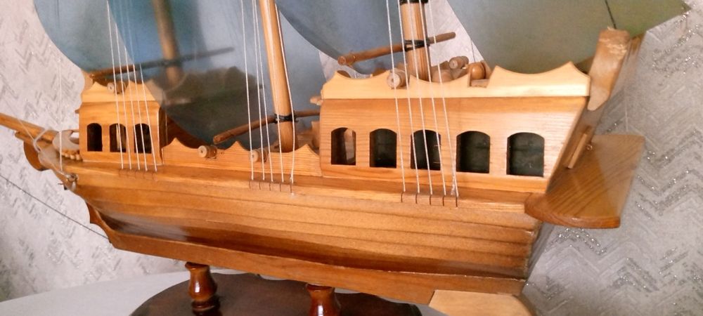 Продам деревянные корабли