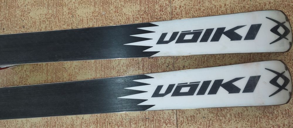 Ски volki.                      .