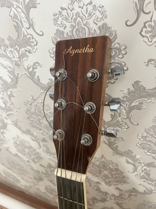 Гитара сатылады барлығы істеп тұр дым минус жоқ