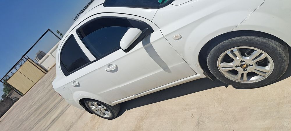Nexia 3 sotiladi Avtomat