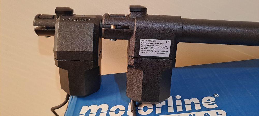 Автоматика за врати с крила на панти