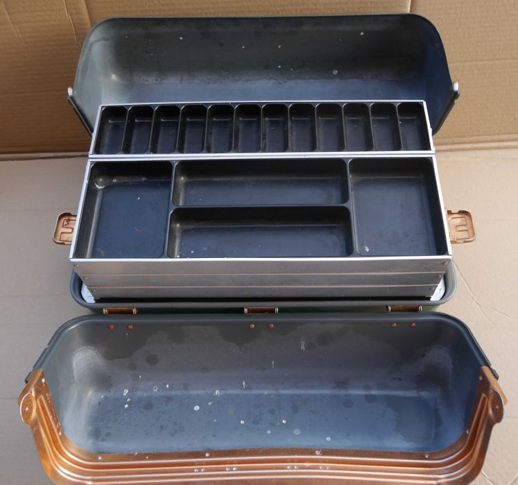 Cutie de pescuit vintage UMCO 1000RS (anii 1950) – verde USA