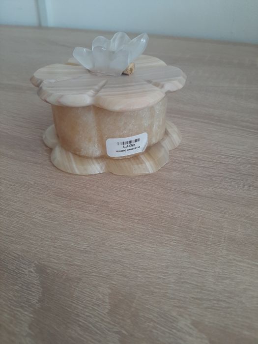 Casetă bijuterii/ cutie bijuterii din Onix natural, model floare cu fl