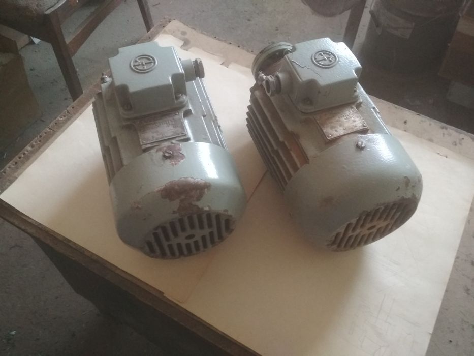 Продаются двигатели.