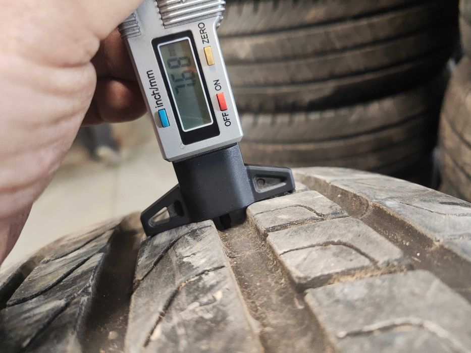 2бр.летни гуми 235/45/20 Pirelli