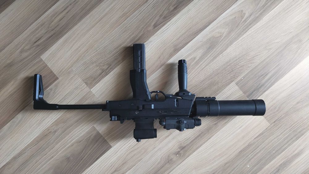Еърсофт реплика MP9