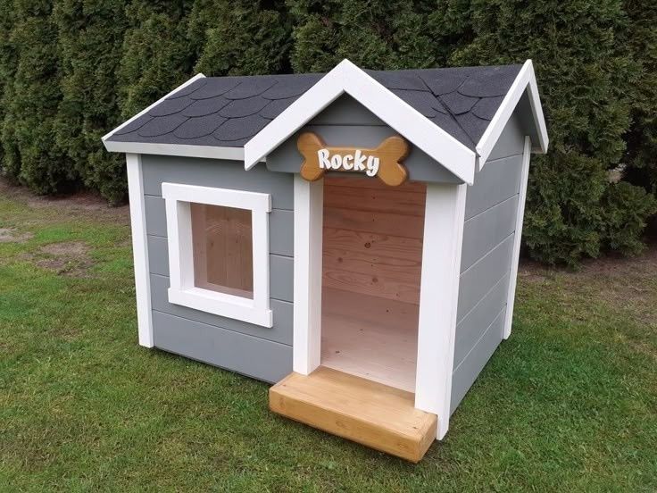 Cușcă de câine MODERNĂ izolata pe comandă