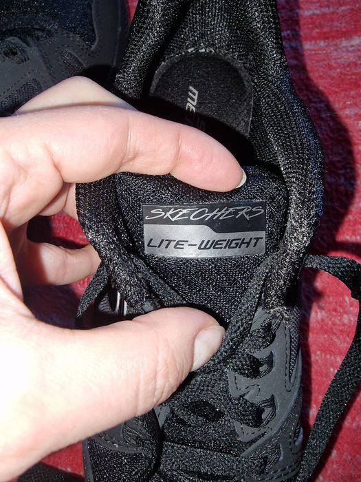 Vand adidasi Skechers lite-weight noi