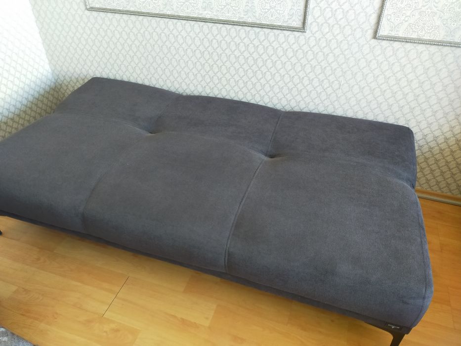 Диван раскладной почти новый