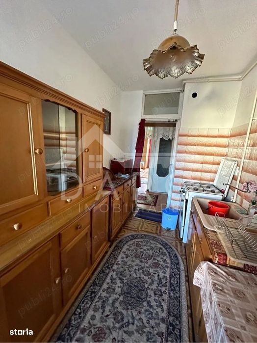 Vand apartament 3 camere, etaj 3