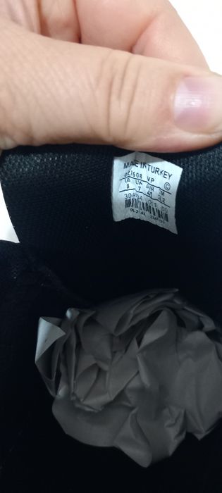 Продавам Прада маратонки