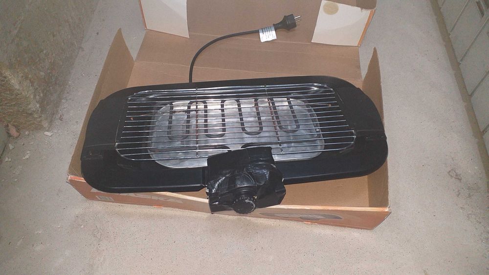 Grătar electric pentru mici și fripturi mici, 2000 Wați