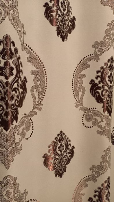 Продам шторы 2 шт..