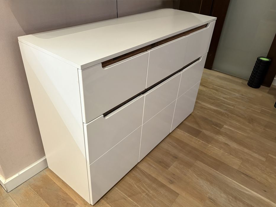 Секции, шкафове, скриниве