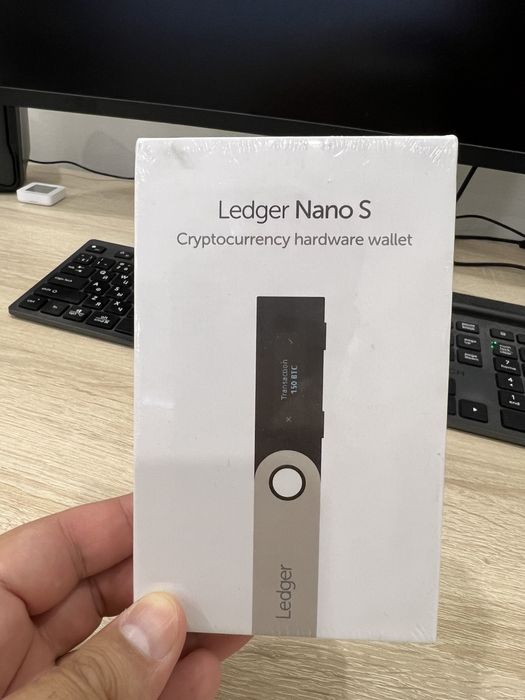 Аппаратный криптокошелек Ledger Nano S