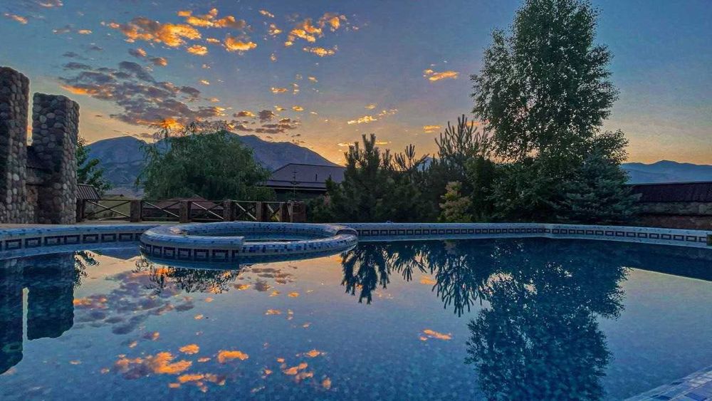 В красивейшем уголке Земли продается готовая дача с видом на Чарвак!