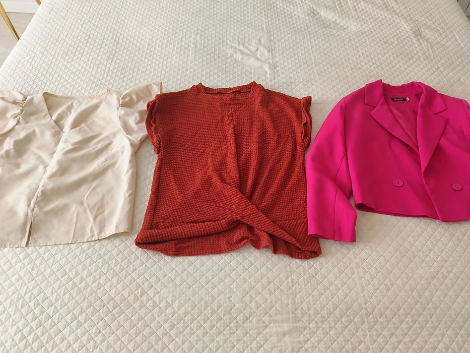 Отдам даром женские вещи