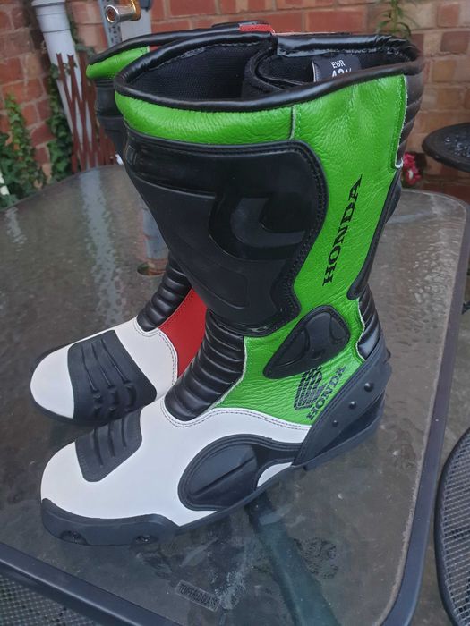 Мотоциклетен екип