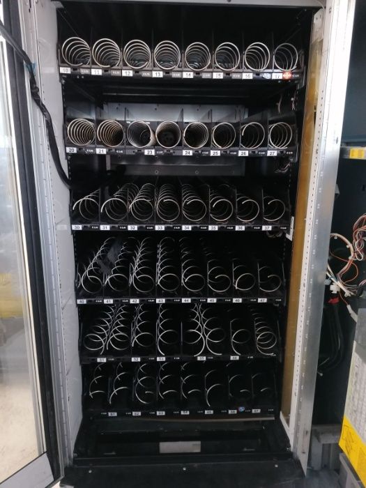 Necta Sfera Вендинг автомат за пакетирани продукти