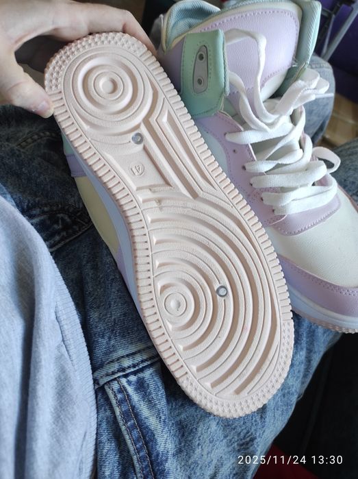 Sneakers NOI - sinsay mărime reală 39 - 39.5