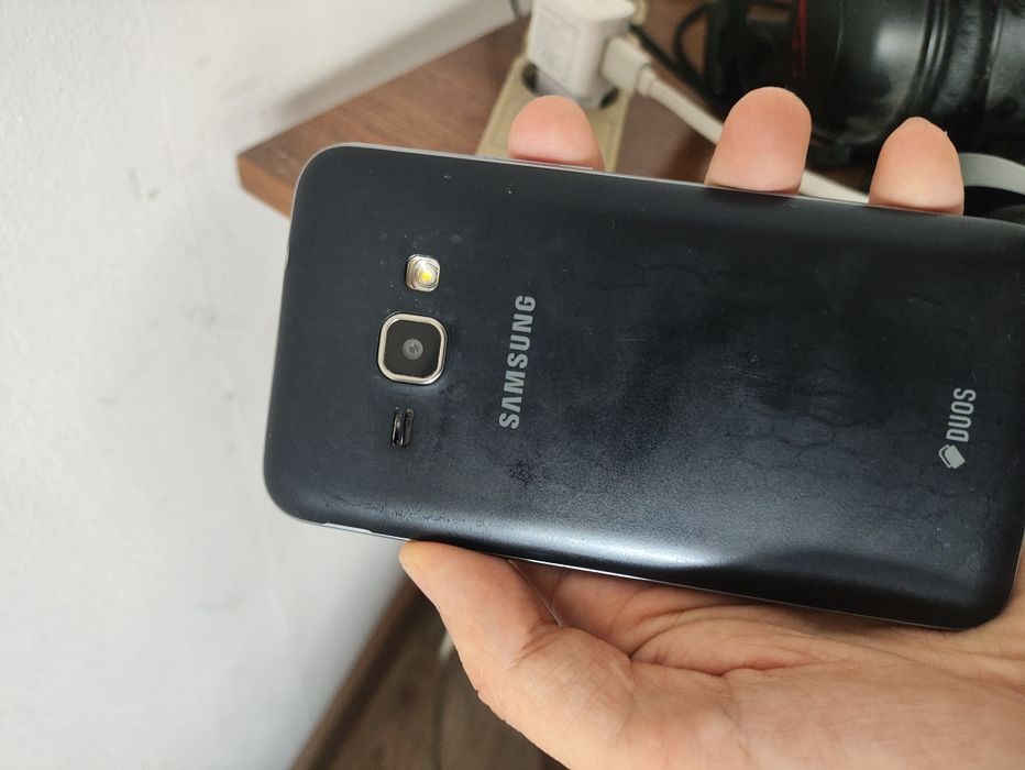 Samsung Galaxy J1 (2016)