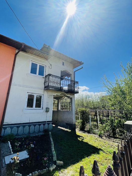 Casa BĂLEȘTI (5km Tgjiu-Gorj) la strada principala