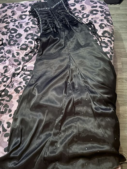 Черна бална рокля