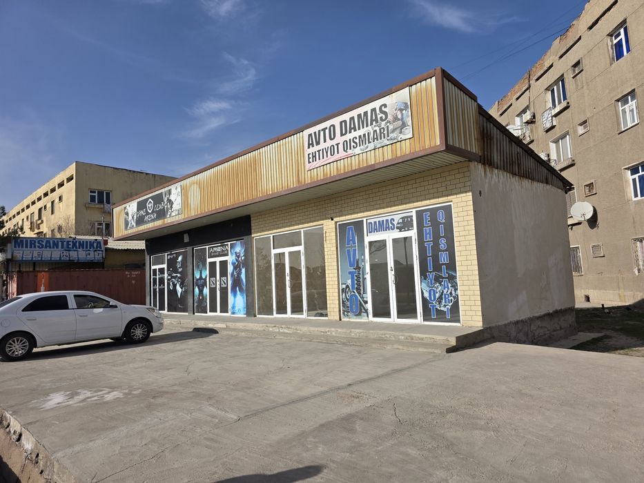 Нотурар бино сотилади.