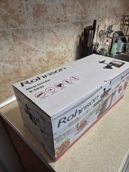 Продавам месомелачка Rohnson R-5435, 2100 W