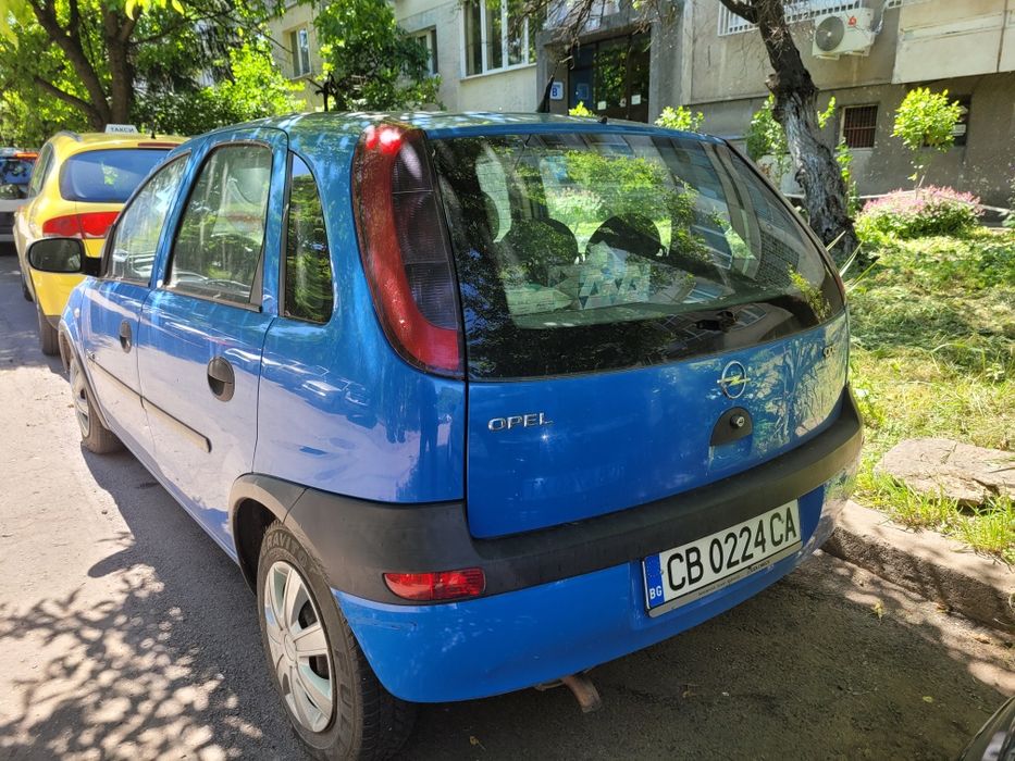 Продавам опел корса полуавтомат