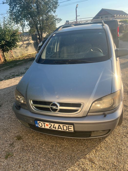 Văd mașina Opel corsa