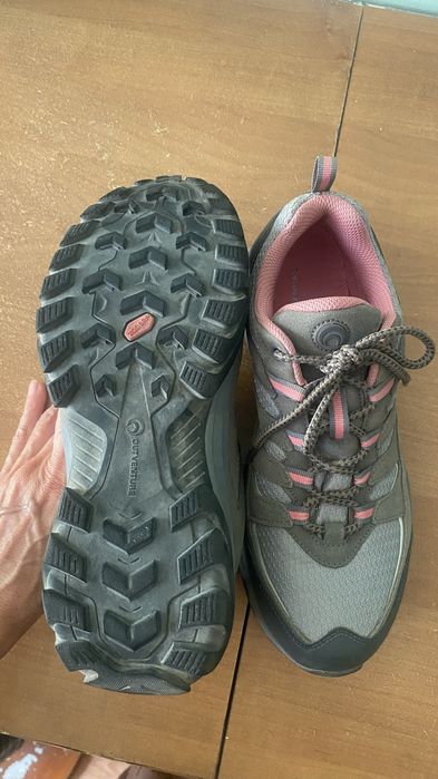Треккинговые ботинки женские