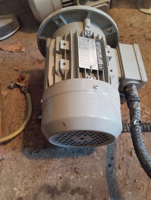Трифазен електромотор АВВ  2.2 kw
