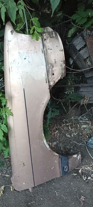 Продам крыло Ауди 80