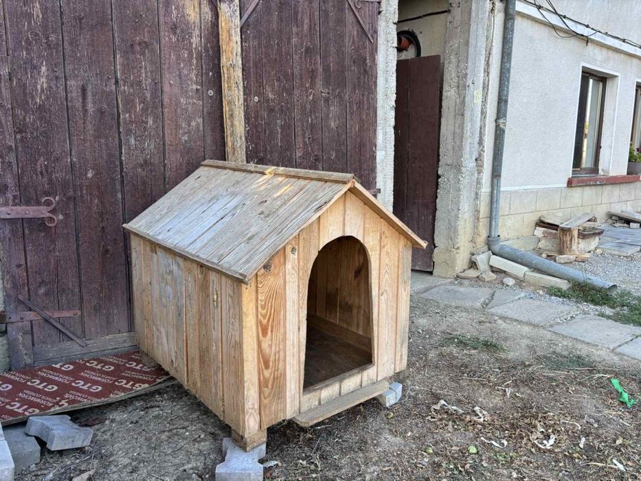 Къща за голямо куче