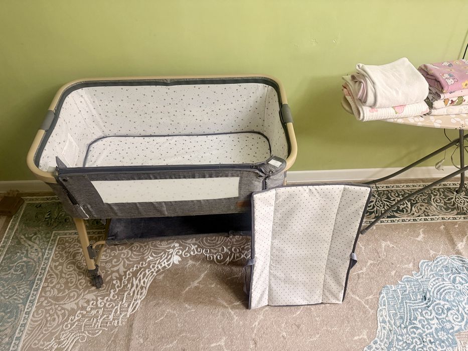 Продам детскую кроватку-манеж