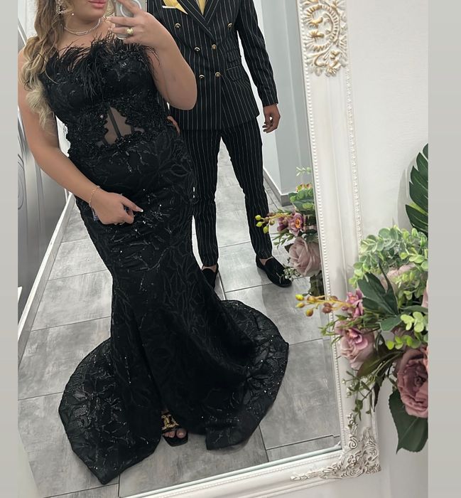 Vând rochie elegantă