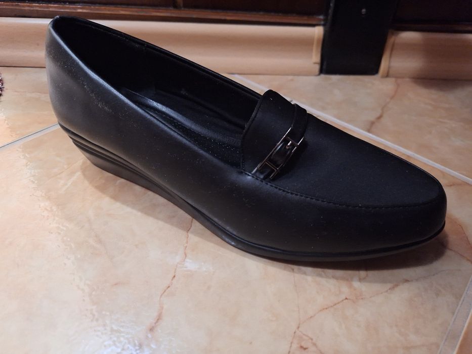 Дамски обувки номер 42