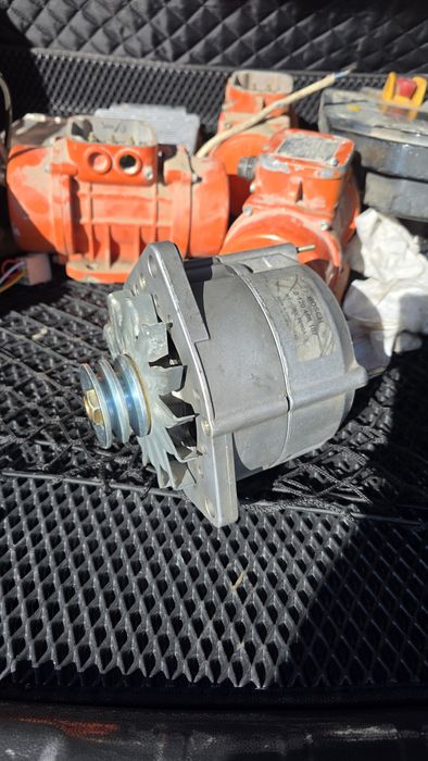 Генератор 28V BOSCH на Mercedes, Man