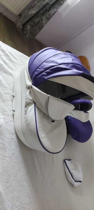 Количка 3 в 1  лилаво и бяло кожа