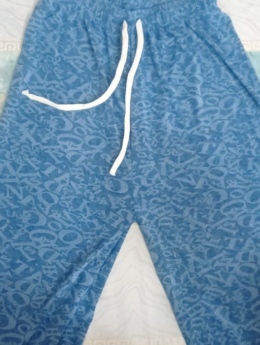 Хитойда ишлаб чикарилган айëллар шимлари оптом нархда сотилади