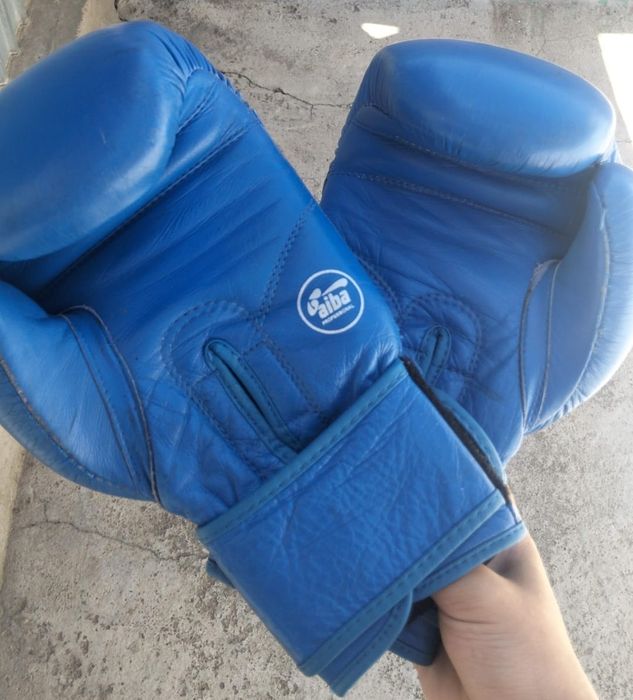 Боксёрские перчатки AIBA Adidas